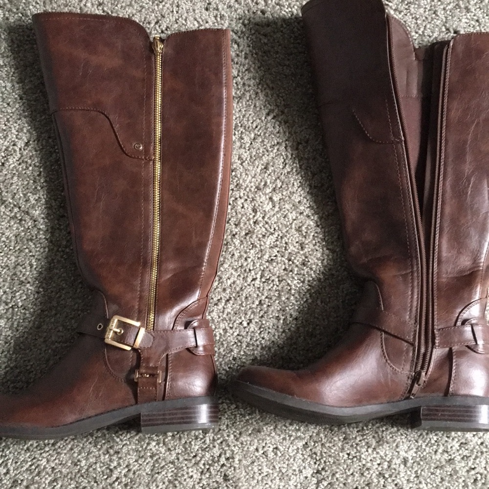 Guess brand size 8 brown boots